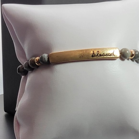 Womens Gray Natural Stone Beads Blessed Bead Stretch Bracelet Hand Crafted - Picture 1 of 4